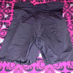 Women’s black medium body shaping spank shorts